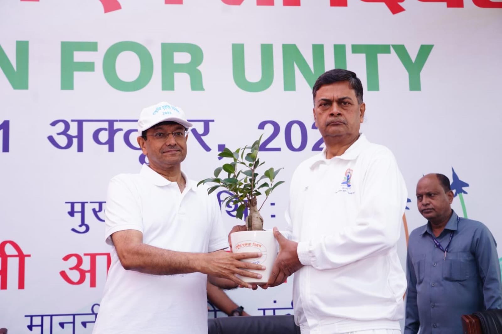 India's legendary Fitness Icon Milind Soman announces the 2nd edition of  the Unity Run from Jhansi to Delhi to celebrate Azadi ka Amrit Mahotsav –  Brandturks